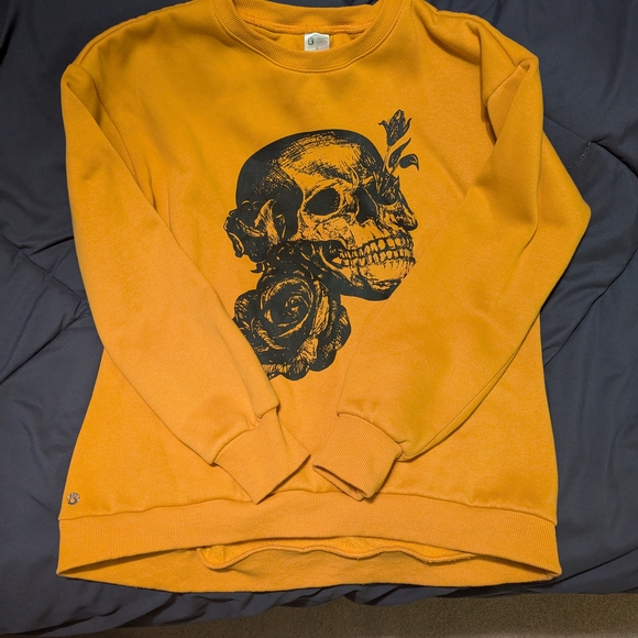 Graphic Skull Print Sweater - Picture 2 of 3